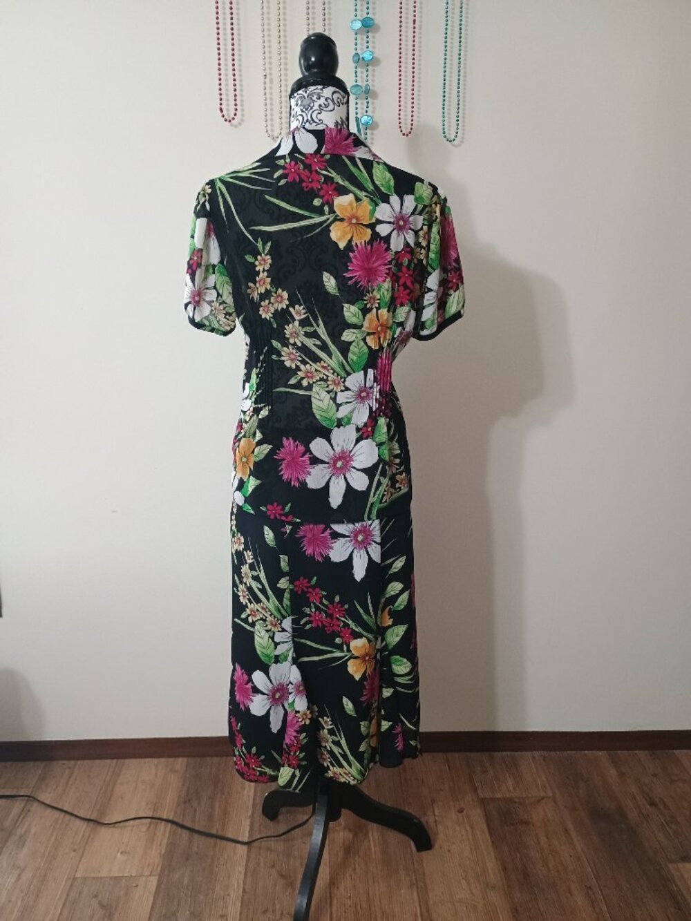 Michele Michelle Black Floral Midi Skirt Set Size Med/Lg - Picture 5 of 16